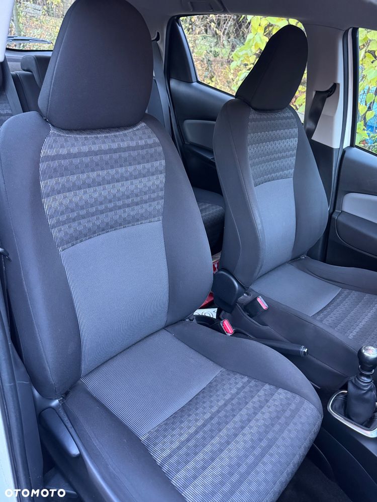 Toyota Yaris 1.33 Active EU6 - 15