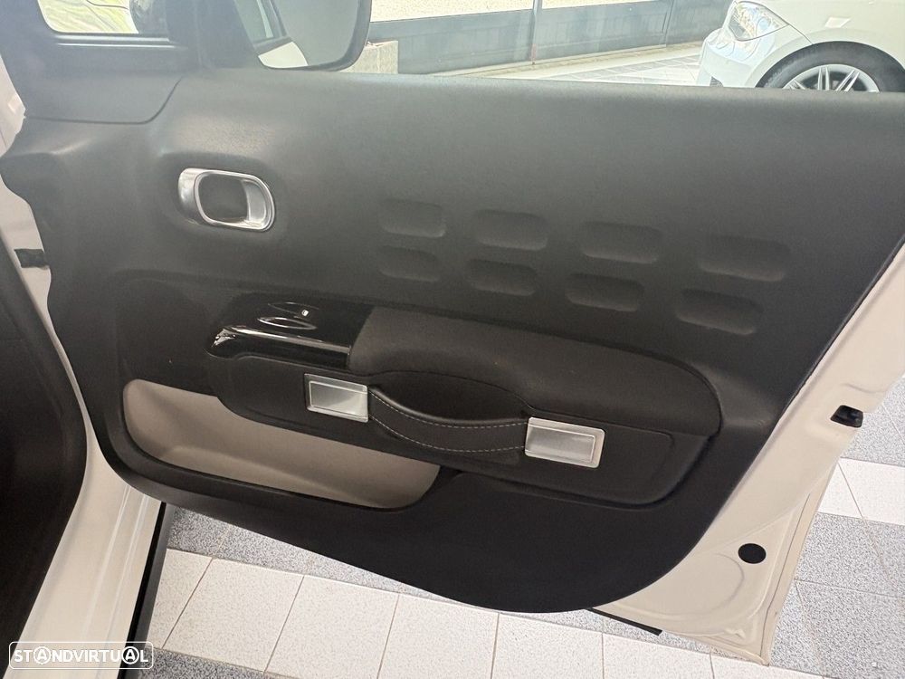 Citroën C3 1.2 PureTech Shine - 27
