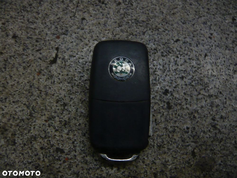 Kluczyk Pilot Skoda Fabia II Superb II - 2