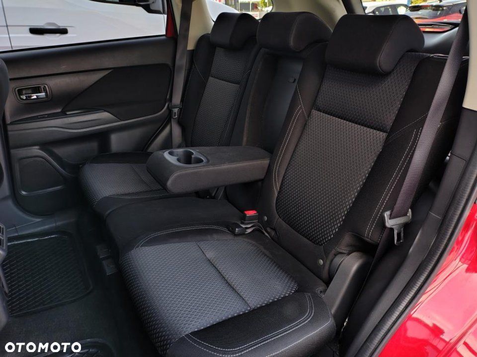 Mitsubishi Outlander - 14