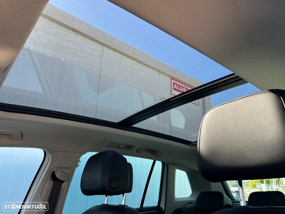 VW Tiguan 2.0 TDi Sport BlueMotion 4Motion DSG - 18