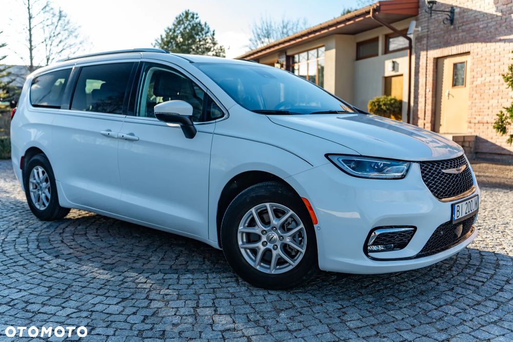 Chrysler Pacifica - 36