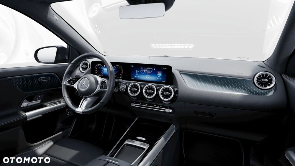 Mercedes-Benz GLA - 18