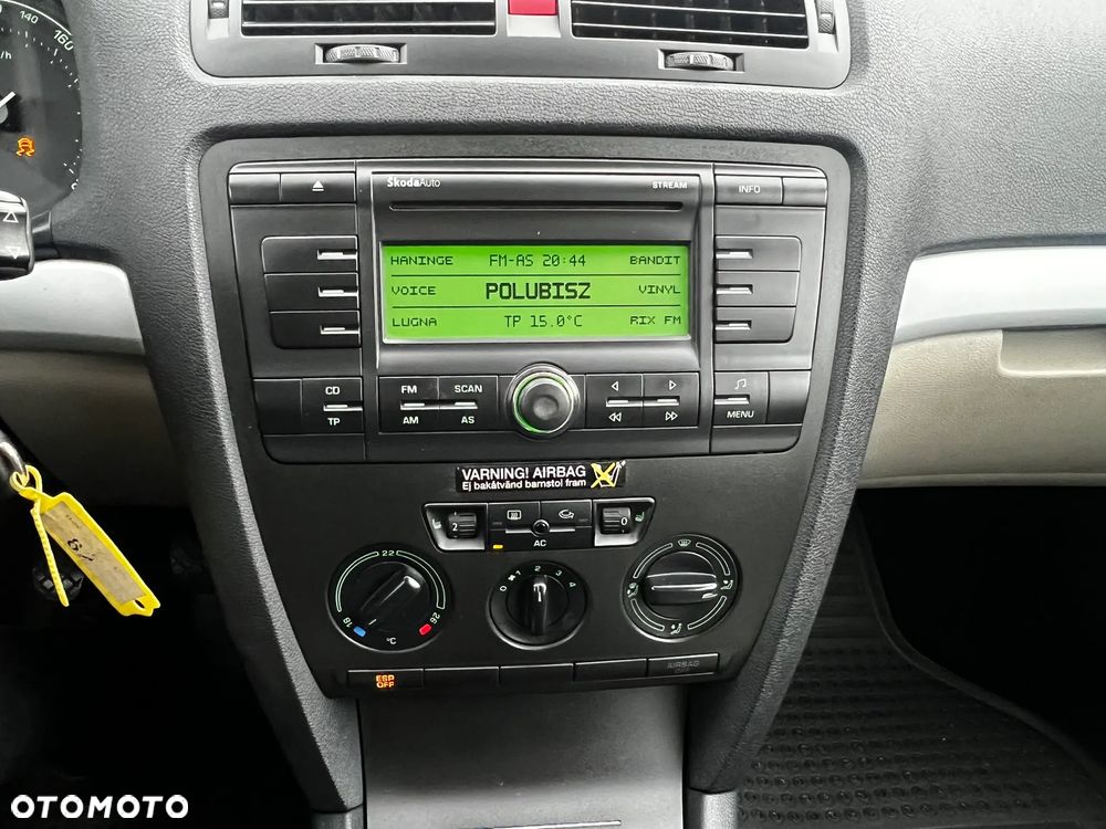 Skoda Octavia 1.6 Ambiente - 17