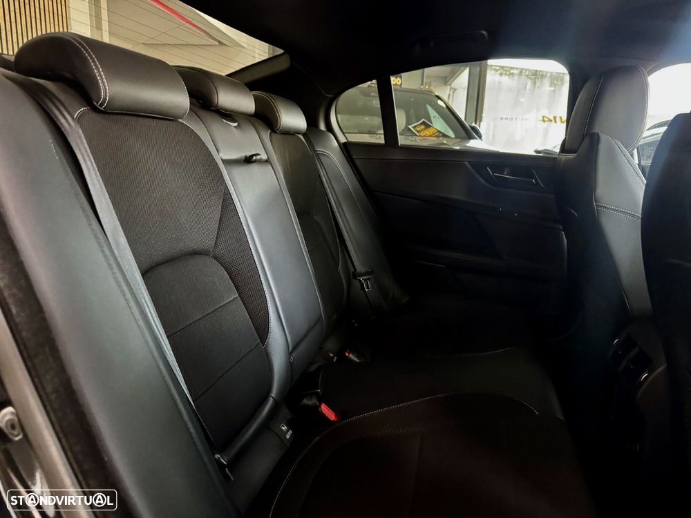 Jaguar XE 20d Aut. R-Sport - 11