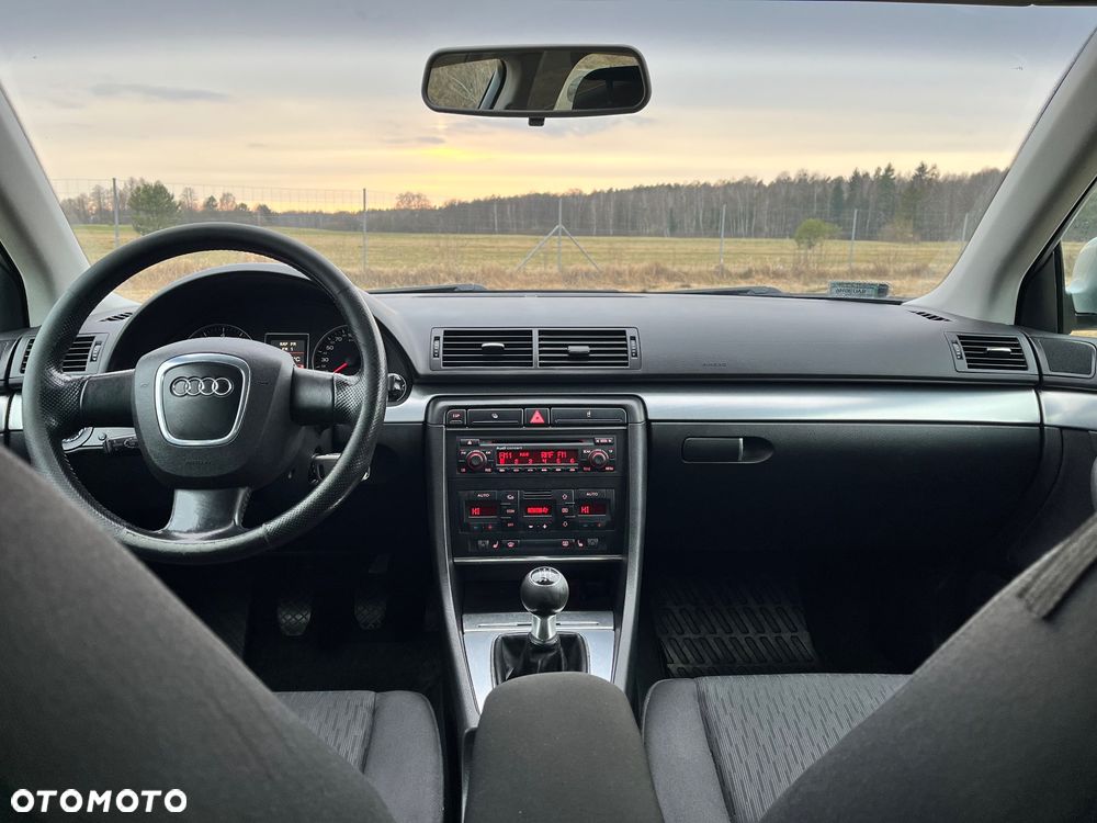 Audi A4 Limousine - 6