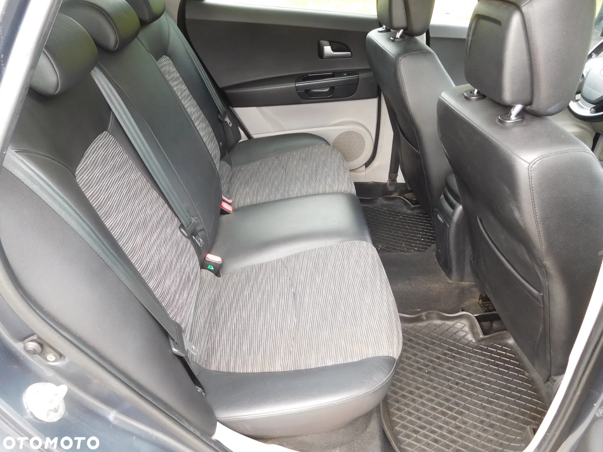 Kia Ceed Cee'd 2.0 crdi Comfort + - 9