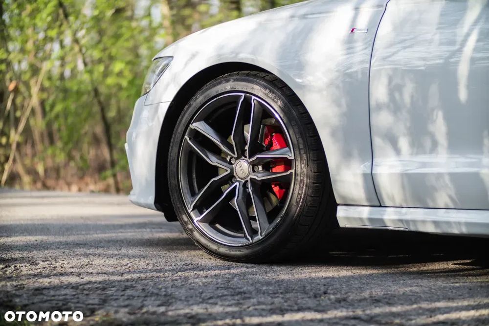 Audi A6 Avant 2.0 TDI Ultra DPF S tronic - 13