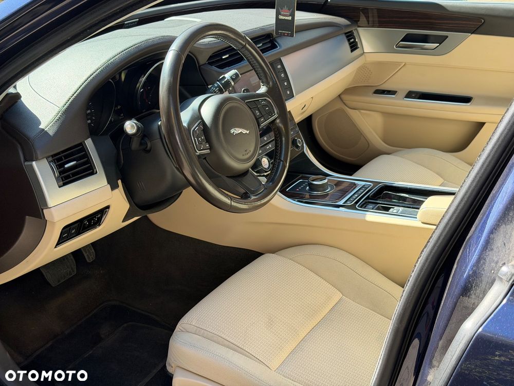 Jaguar XF 2.0 i4D Pure - 13