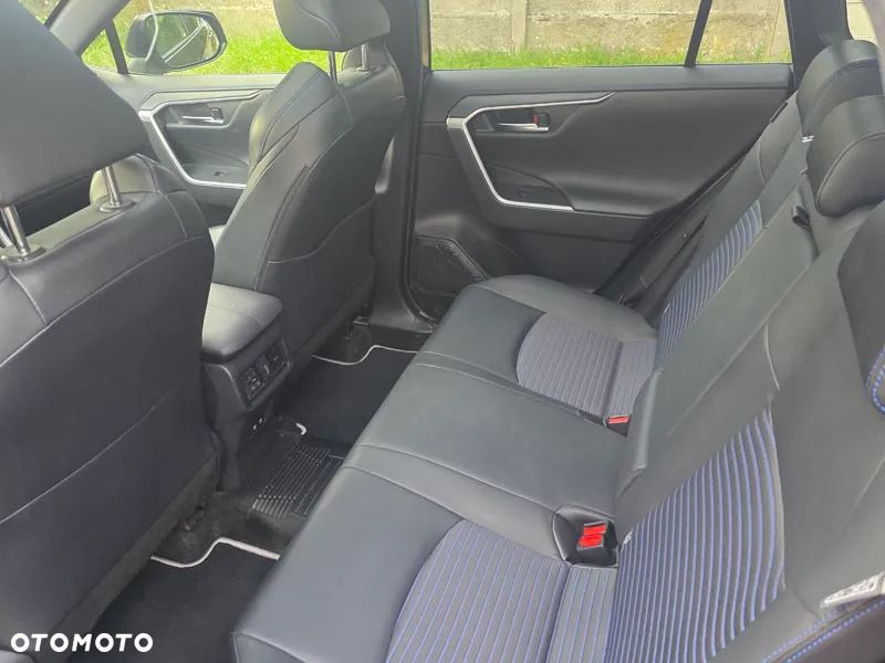 Toyota RAV4 ver-2-5-hybrid-selection-4x4 - 8