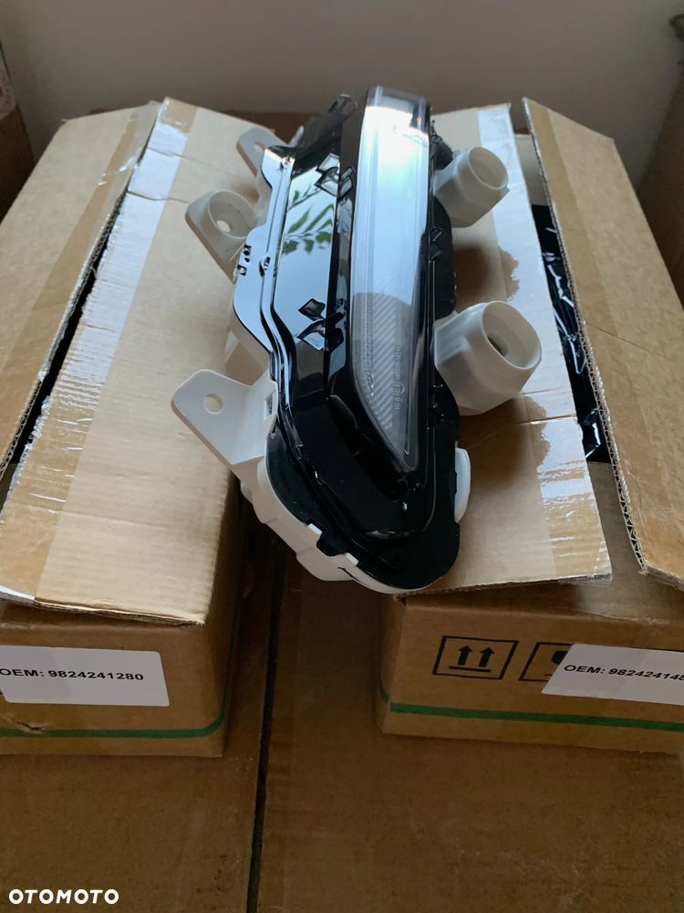 PEUGEOT 208 II lampa LED DRL jazdy dziennej prawy 9824241280 EU - 5