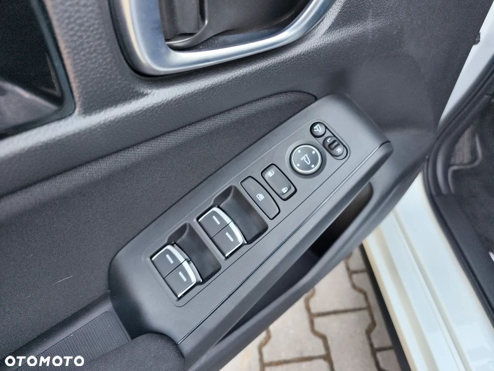 Honda Civic 2.0 i-MMD Elegance CVT - 24