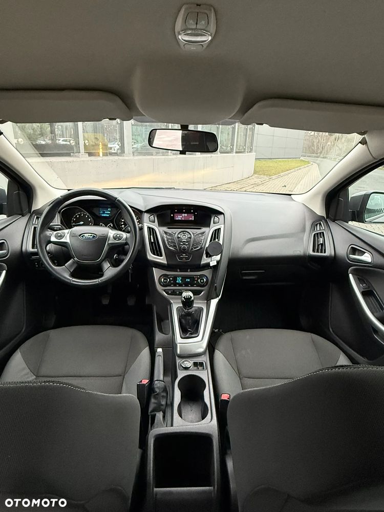 Ford Focus 1.6 Ambiente - 12