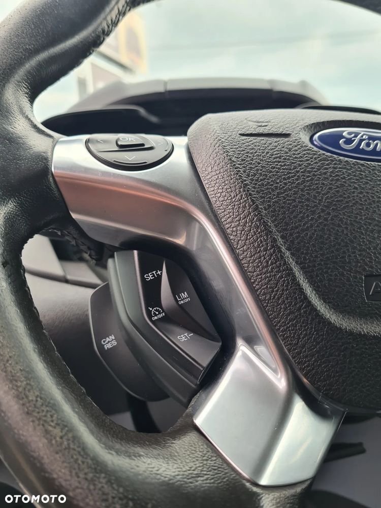 Ford TRANSIT CUSTOM - 26