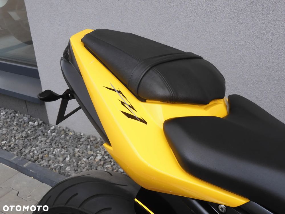 Yamaha FZ - 18