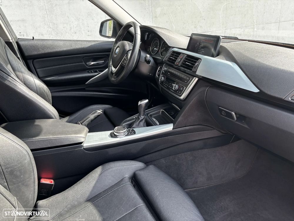 BMW 320 d xDrive Luxury Line - 7
