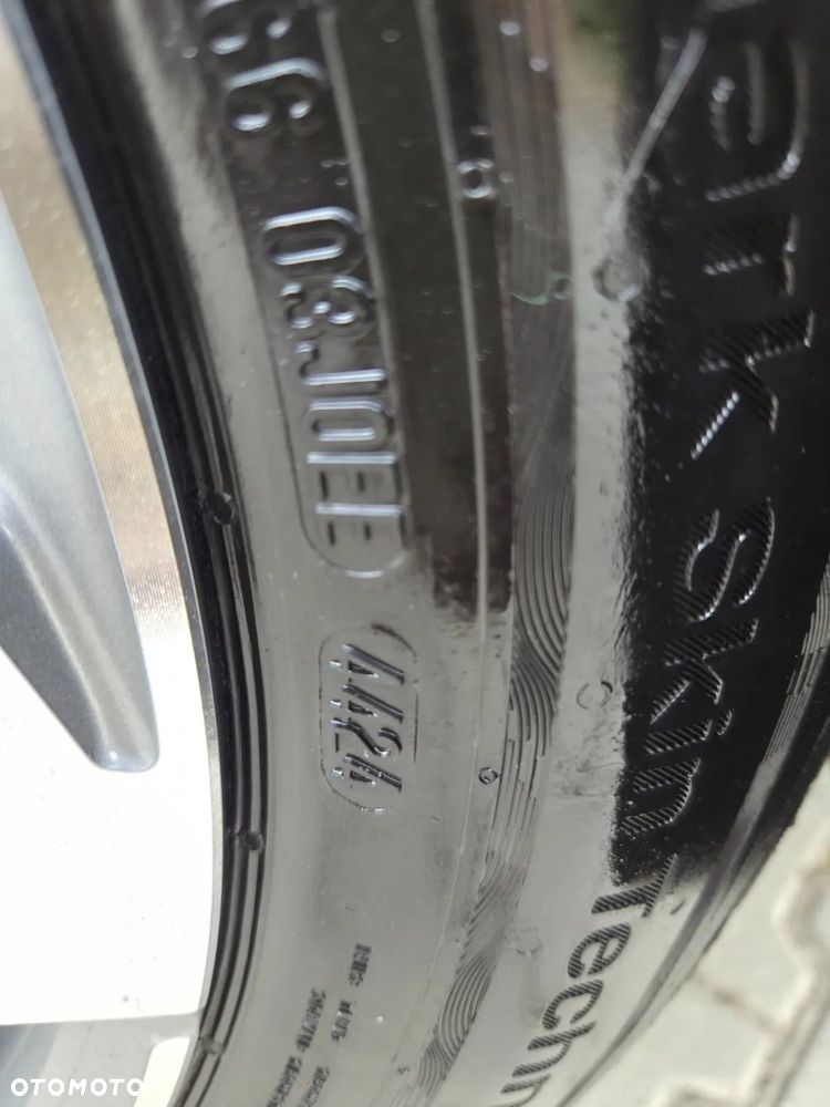 Peugeot 2008 1.6 e-HDi Allure S&S - 27