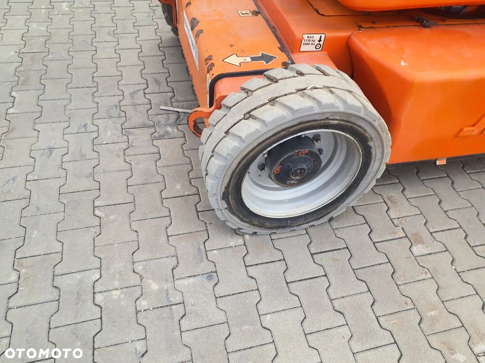 JLG E450AJ - 11