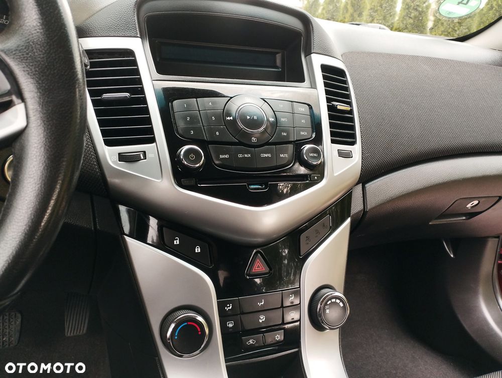 Chevrolet Cruze 1.8 LT - 10