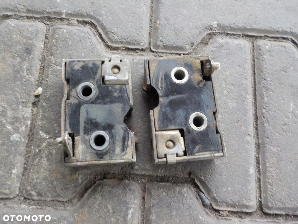 VW T4 ZAMEK RYGIEL ZAMKI DRZWI TYŁ SKRZYDEŁKA - 2