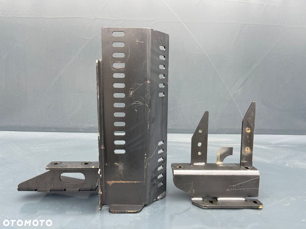 Mocowanie slupka i ściany przedniej z szyną dachową KRONE - 5