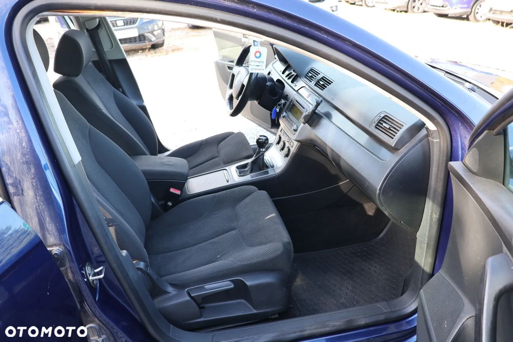 Volkswagen Passat 1.9 TDI Comfortline - 10