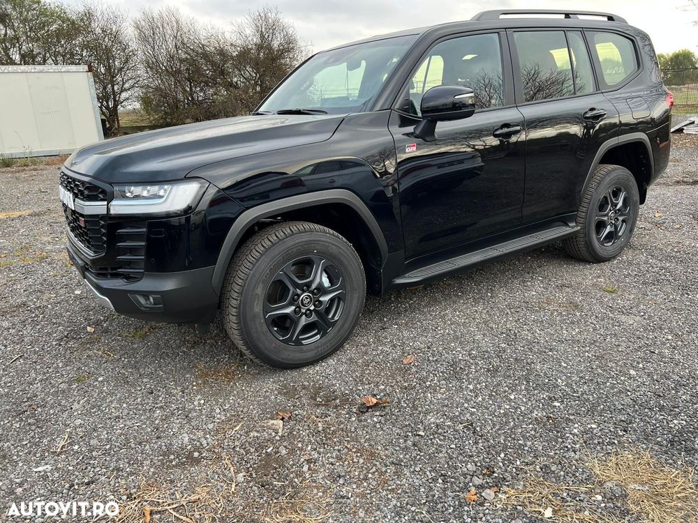 Toyota Land Cruiser 300 - 6