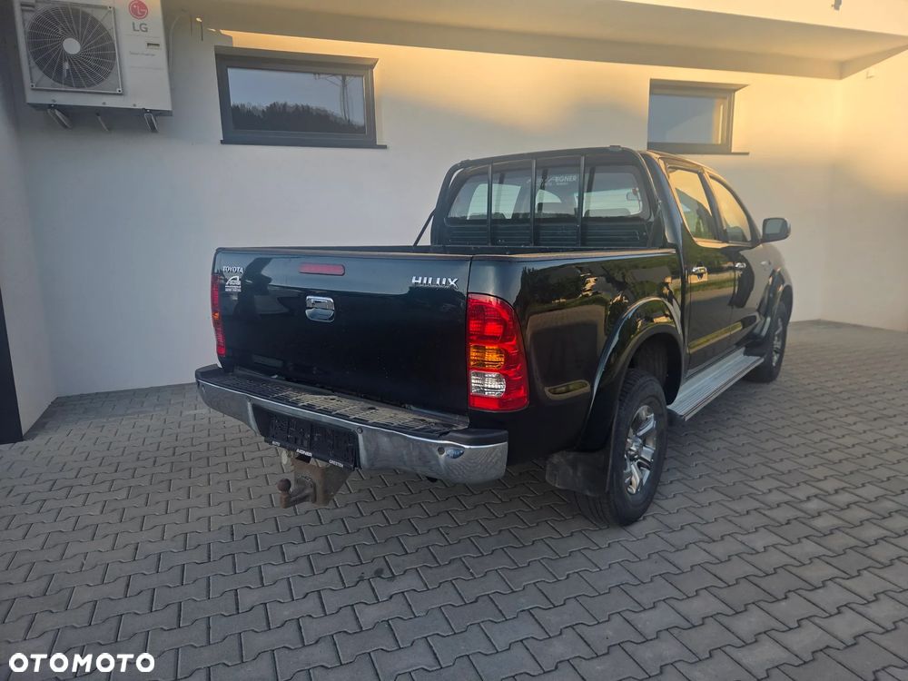 Toyota Hilux - 3