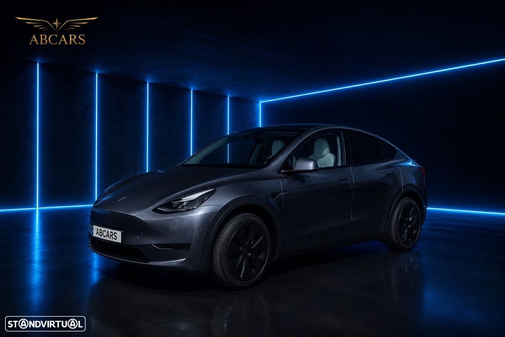 Tesla Model Y Launch Edition Long Range Dual Motor AWD - 3