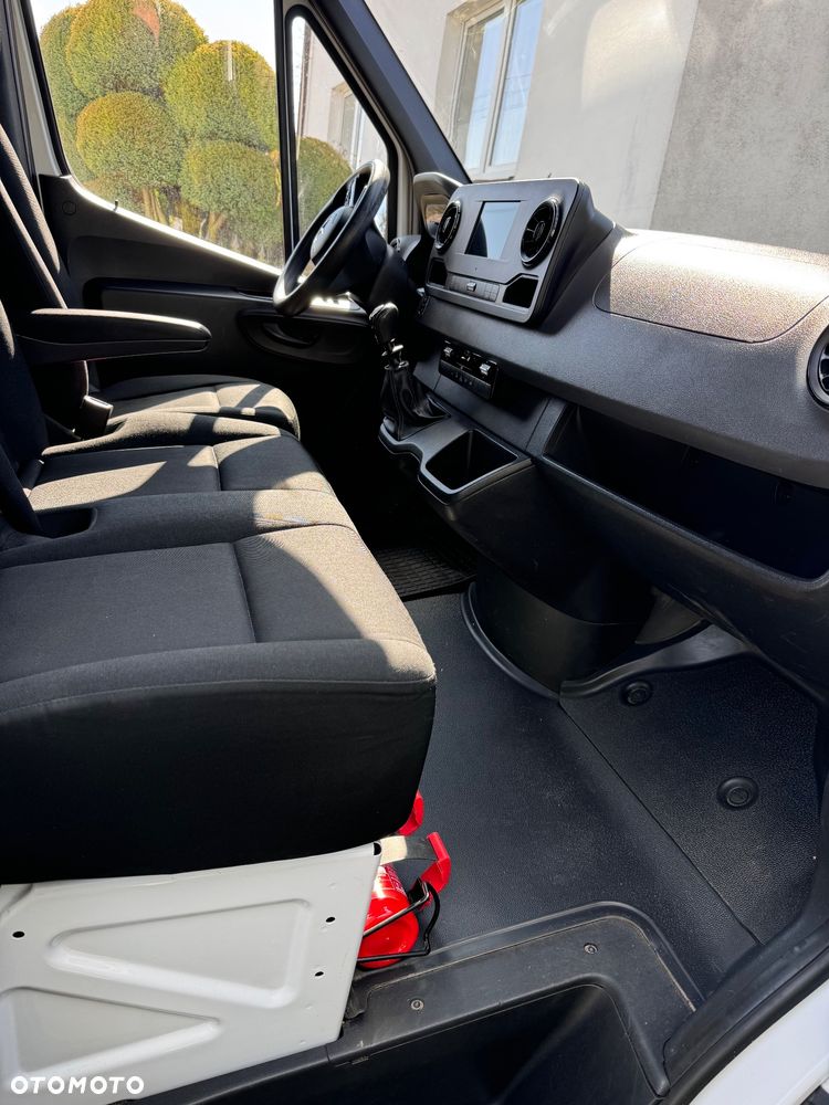 Mercedes-Benz Sprinter - 7