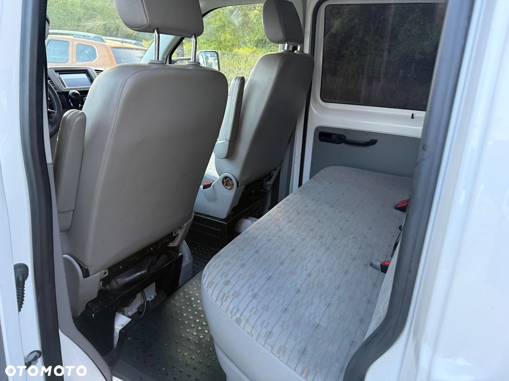 Volkswagen Transporter - 11