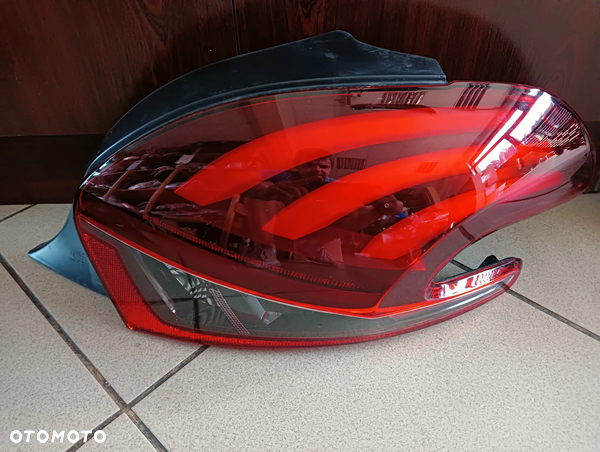 Peugeot 208 LIFT prawa lampa tył LAMPA TYŁ