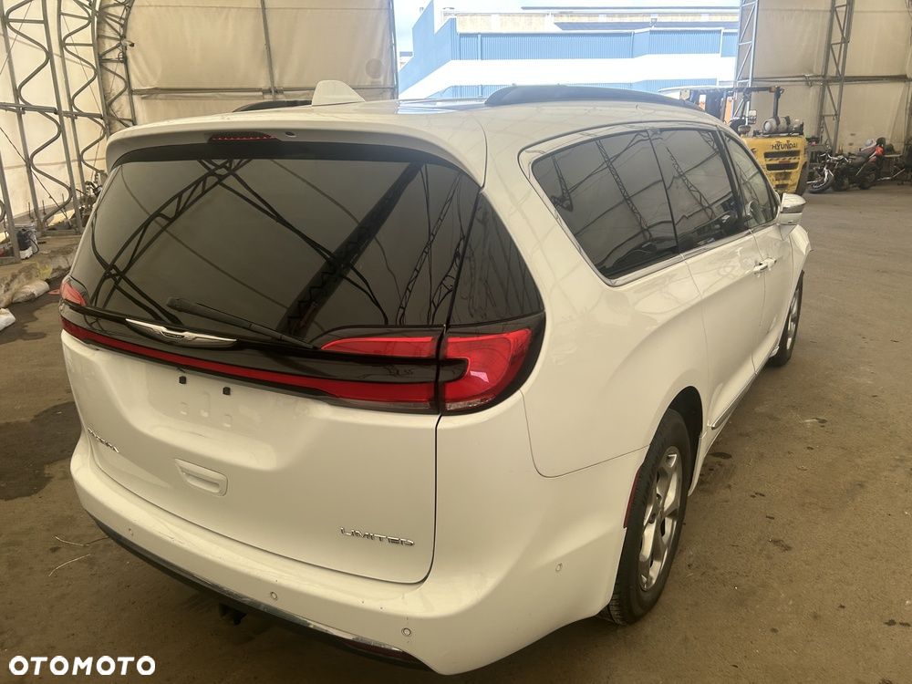 Chrysler Pacifica - 33