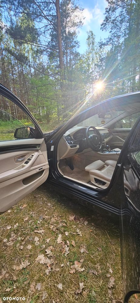 BMW Seria 5 528i xDrive Luxury Line - 24