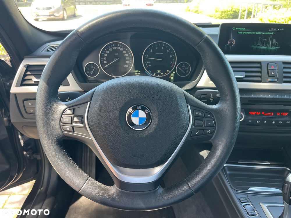 BMW Seria 3 320i - 28