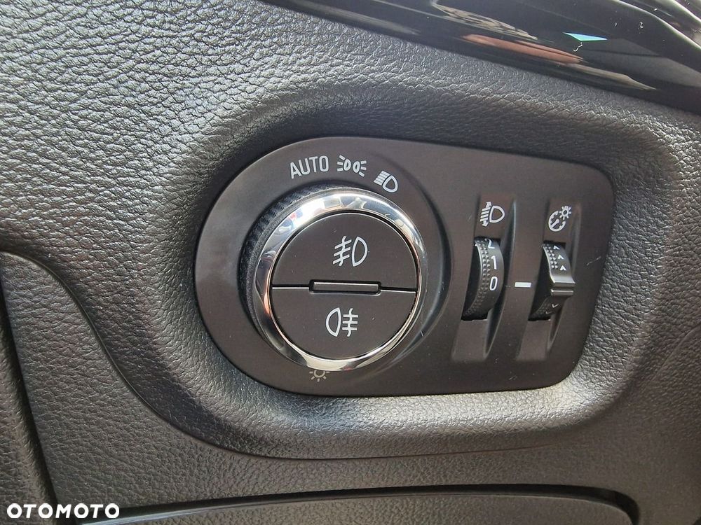 Opel Astra 1.4 Turbo Dynamic - 34