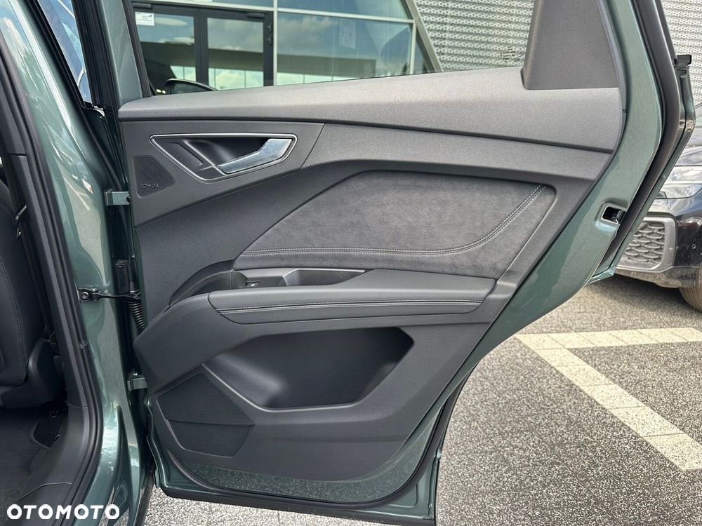 Audi Q4 e-tron - 24
