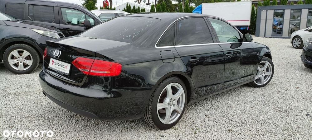 Audi A4 Limousine - 3