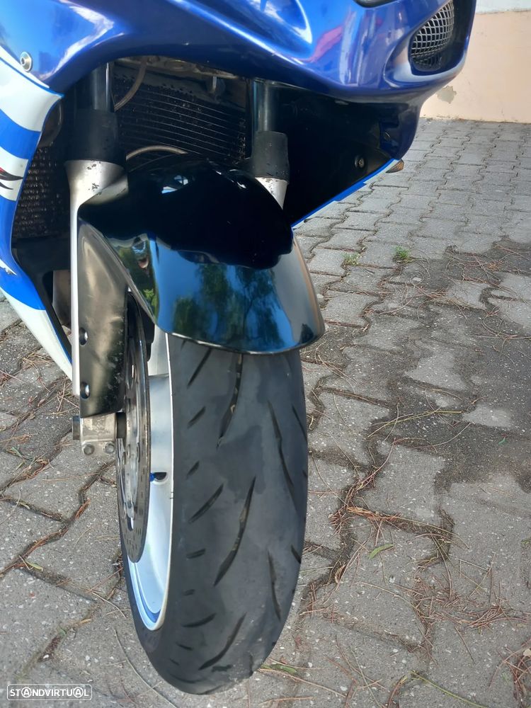 Suzuki GSX-R K1 - 6