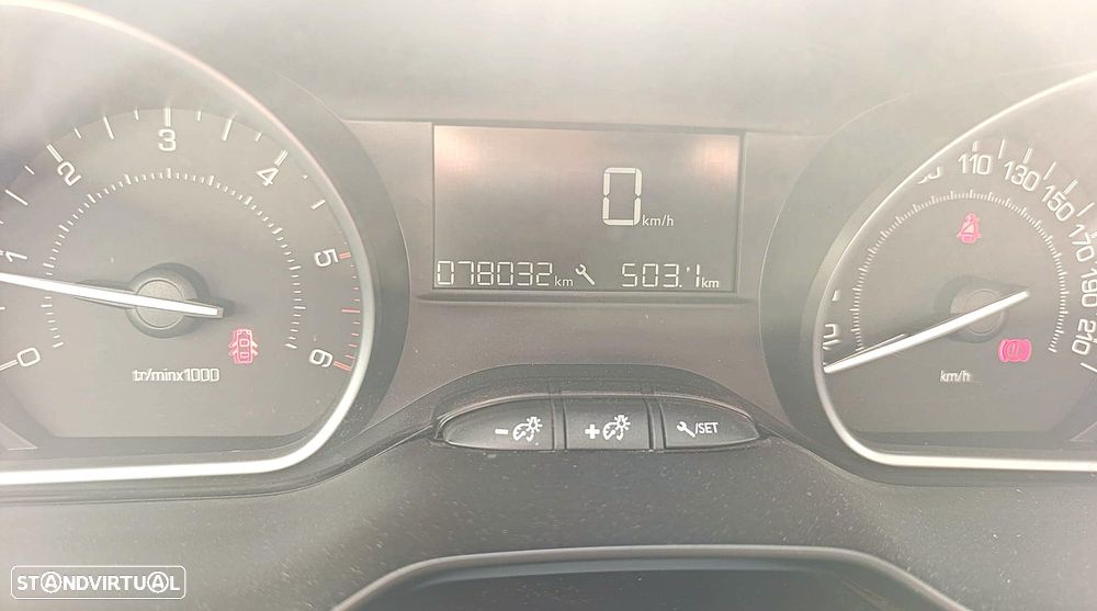 Peugeot 2008 1.6 BlueHDi Style - 6