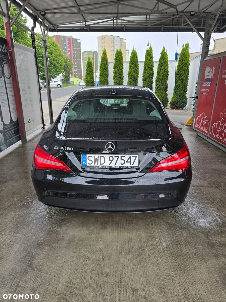 Mercedes-Benz CLA 180 7G-DCT - 8