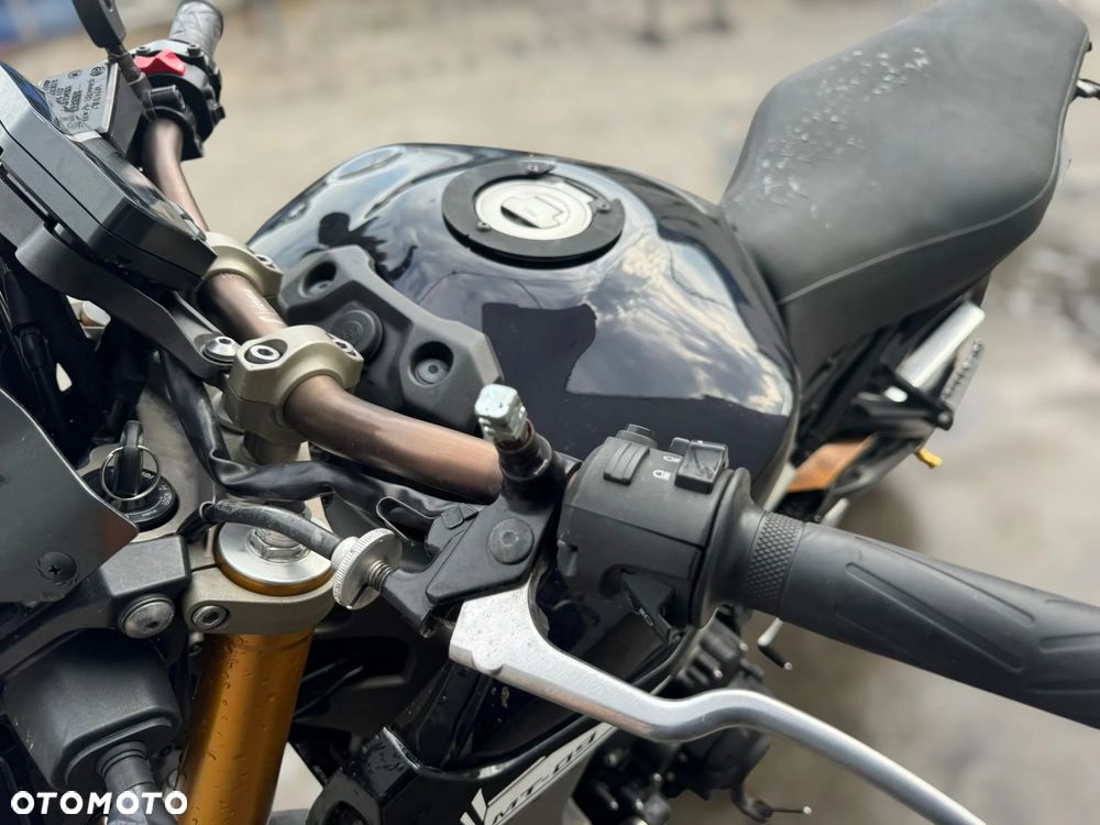 Yamaha MT - 12
