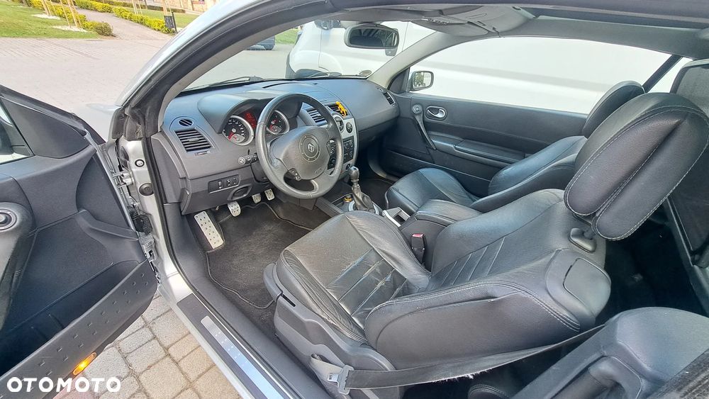 Renault Megane 2.0 Turbo Dynamique - 8