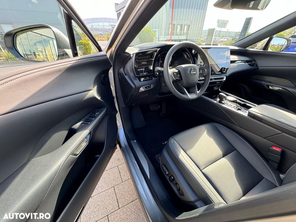 Lexus Seria RX - 12