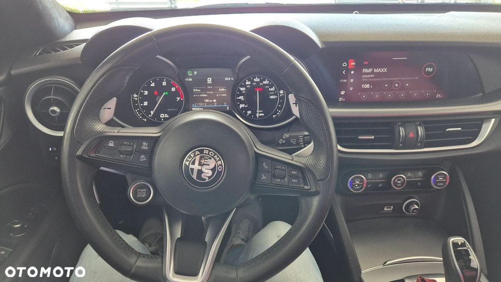 Alfa Romeo Stelvio 2.0 Turbo 16V AT8-Q4 Veloce - 37