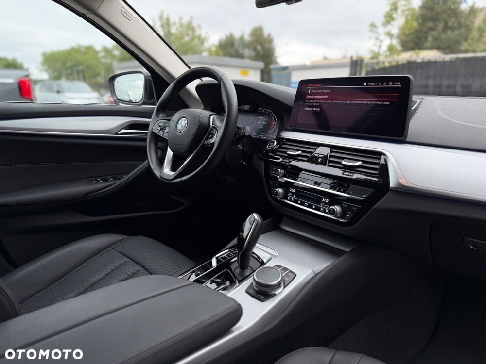 BMW Seria 5 - 25