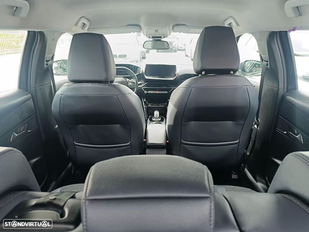 Peugeot 2008 PureTech 130 EAT8 Allure - 19