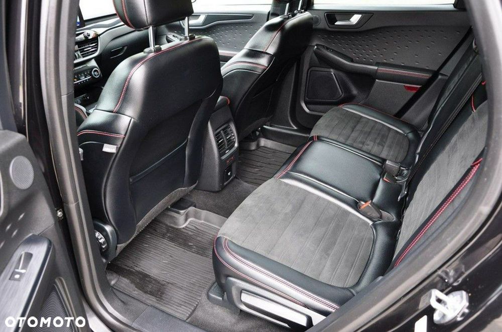 Ford Kuga 2.0 EcoBlue 4x4 ST-LINE X - 24