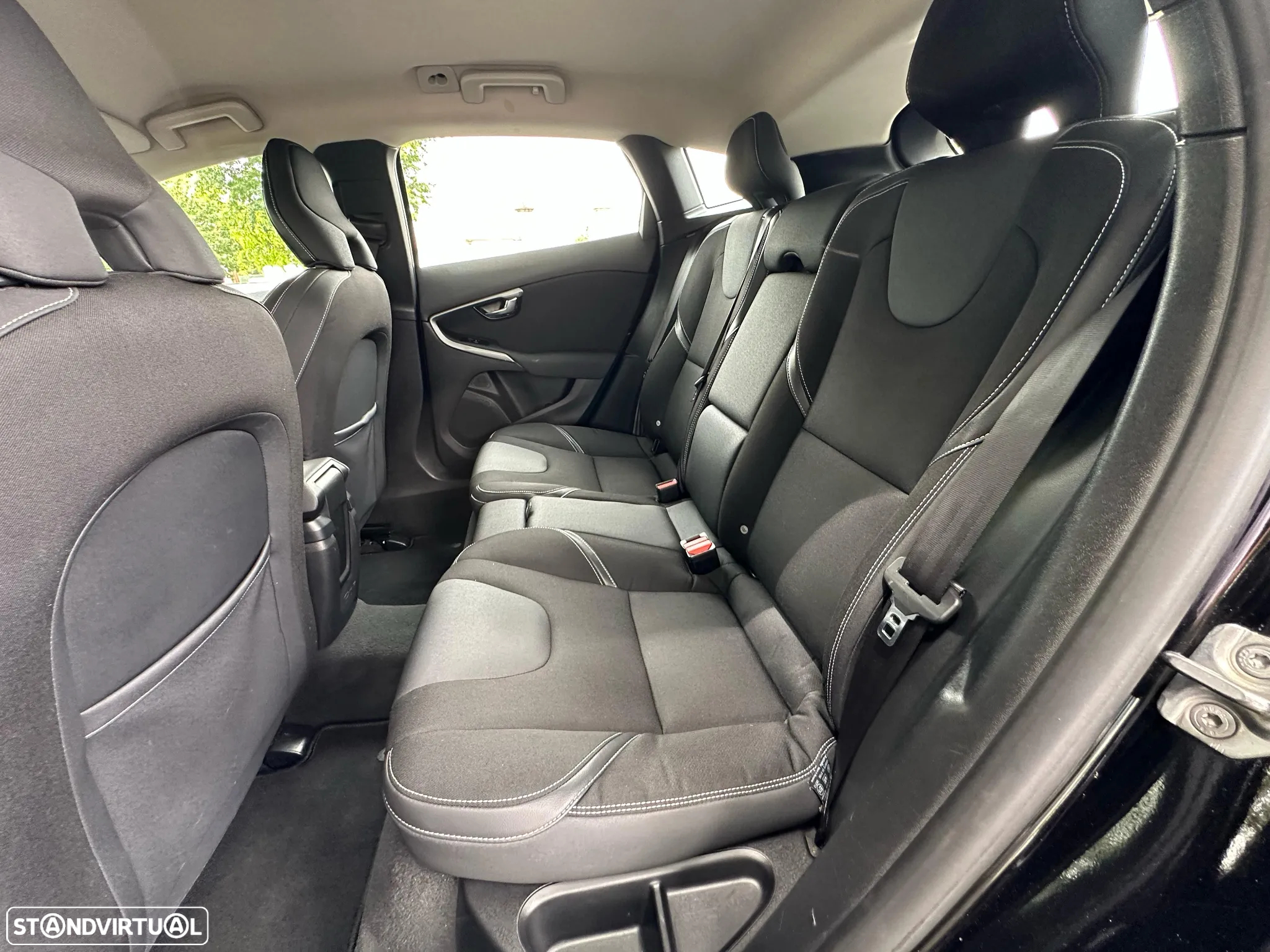 Volvo V40 2.0 D2 Momentum Eco - 20