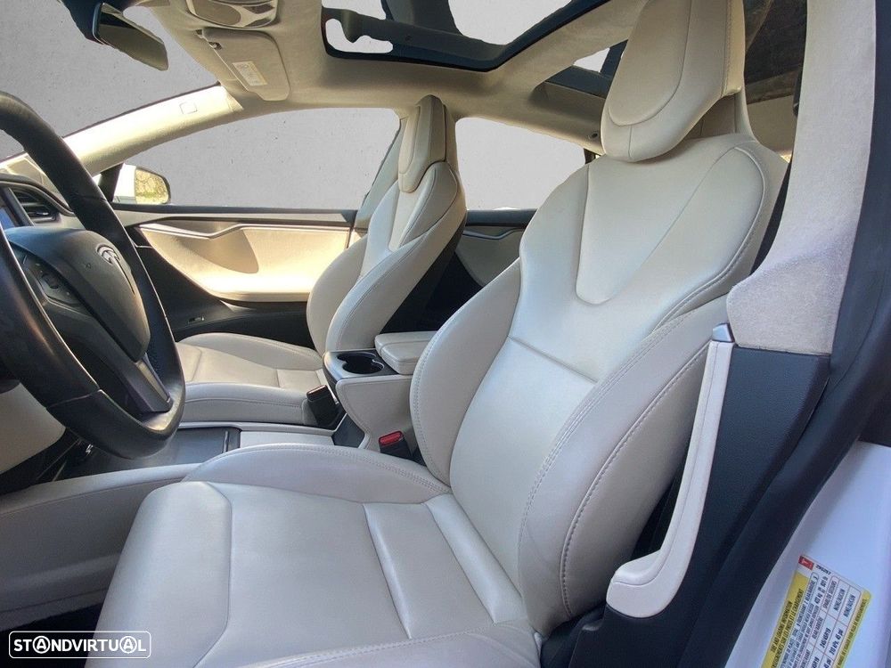 Tesla Model S - 9